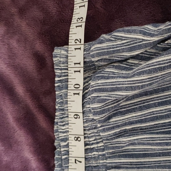 Aeropostale.NWT. Blue & White Striped Shorts; Elastic Waist; Pockets Size XS - Picture 7 of 14